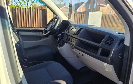 Volkswagen Caravelle T6 рестайлинг, 2019 год, 3 250 000 рублей, 7 фотография