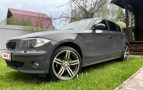 BMW 1 серия, 2005 год, 700 000 рублей, 6 фотография