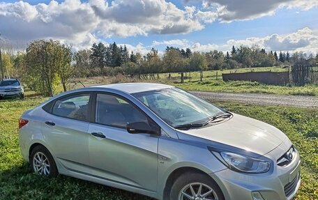 Hyundai Solaris II рестайлинг, 2012 год, 639 000 рублей, 3 фотография