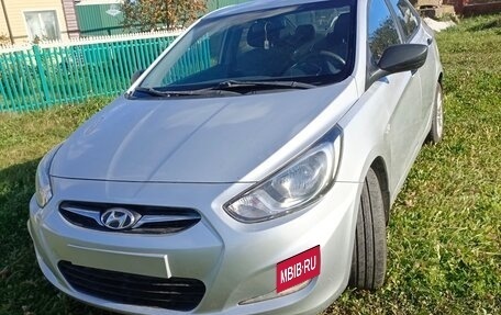 Hyundai Solaris II рестайлинг, 2012 год, 639 000 рублей, 2 фотография