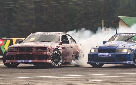 Nissan Skyline, 1994 год, 9 фотография
