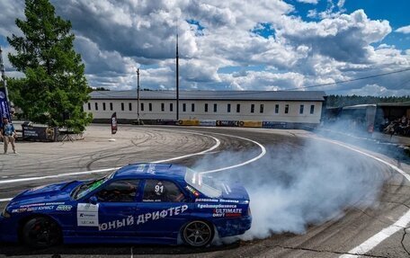 Nissan Skyline, 1994 год, 12 фотография