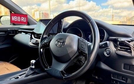 Toyota C-HR I рестайлинг, 2018 год, 1 899 000 рублей, 15 фотография