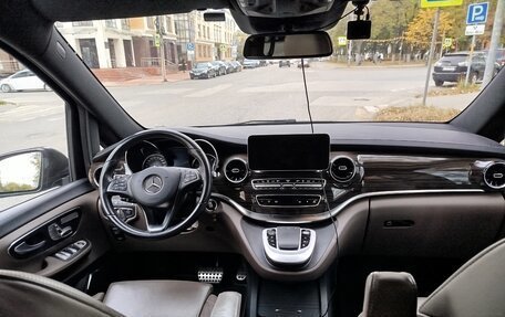 Mercedes-Benz V-Класс, 2023 год, 9 500 000 рублей, 1 фотография
