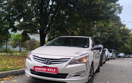 Hyundai Solaris II рестайлинг, 2015 год, 1 150 000 рублей, 3 фотография