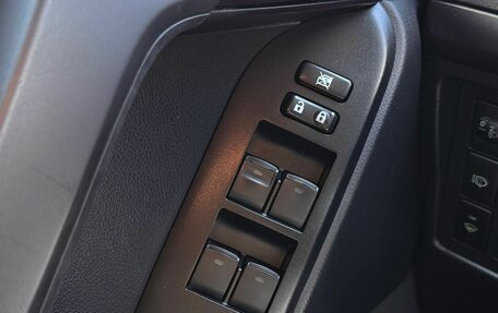 Toyota Land Cruiser Prado 150 рестайлинг 2, 2013 год, 2 999 000 рублей, 21 фотография