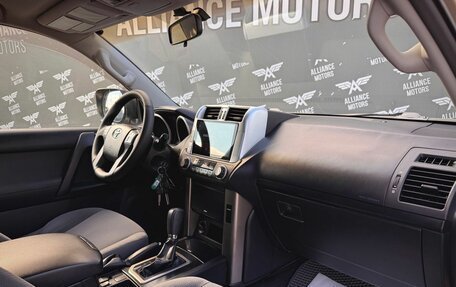 Toyota Land Cruiser Prado 150 рестайлинг 2, 2013 год, 2 999 000 рублей, 23 фотография
