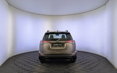 Toyota RAV4, 2019 год, 2 595 000 рублей, 6 фотография