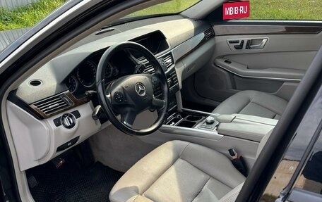 Mercedes-Benz E-Класс, 2012 год, 1 350 000 рублей, 6 фотография