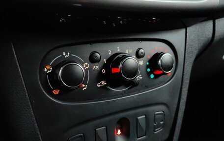 Renault Logan II, 2015 год, 499 000 рублей, 15 фотография