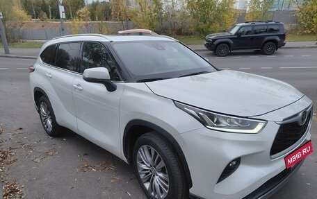 Toyota Highlander, 2023 год, 4 800 000 рублей, 3 фотография
