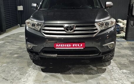 Toyota Highlander III, 2013 год, 1 960 000 рублей, 6 фотография