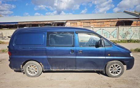 Hyundai H-1 II рестайлинг, 2002 год, 360 000 рублей, 4 фотография