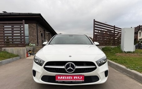 Mercedes-Benz A-Класс, 2021 год, 3 100 000 рублей, 1 фотография