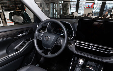 Toyota Highlander, 2026 год, 5 800 000 рублей, 22 фотография