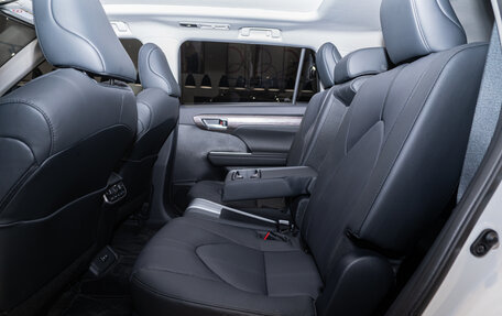 Toyota Highlander, 2026 год, 5 800 000 рублей, 29 фотография