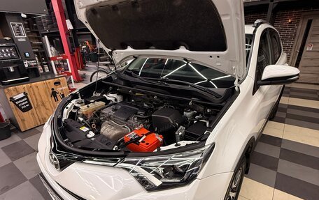 Toyota RAV4, 2017 год, 2 399 000 рублей, 3 фотография