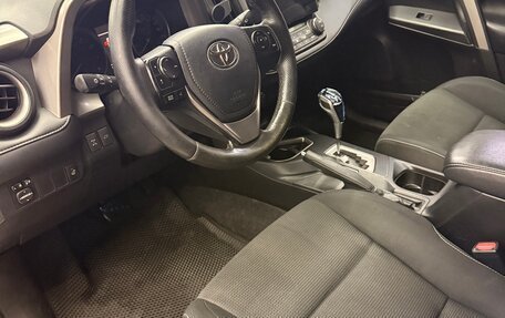 Toyota RAV4, 2017 год, 2 399 000 рублей, 5 фотография