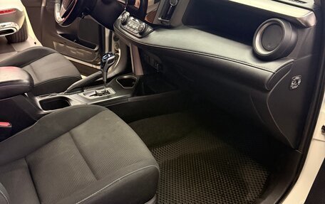 Toyota RAV4, 2017 год, 2 399 000 рублей, 6 фотография