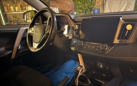 Toyota RAV4, 2017 год, 2 399 000 рублей, 11 фотография