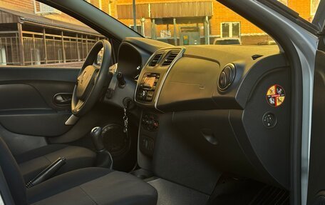 Renault Sandero II рестайлинг, 2017 год, 987 000 рублей, 22 фотография