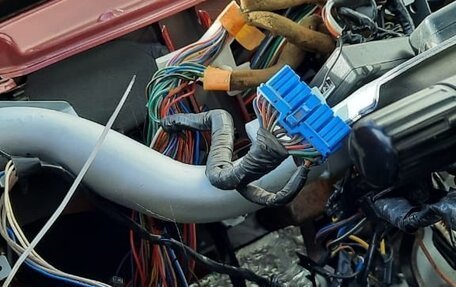 Mazda 323, 1993 год, 100 000 рублей, 11 фотография