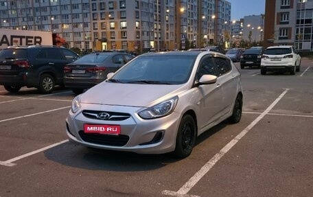 Hyundai Solaris II рестайлинг, 2011 год, 600 000 рублей, 1 фотография