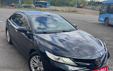 Toyota Camry, 2018 год, 2 800 000 рублей, 2 фотография