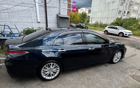 Toyota Camry, 2018 год, 2 800 000 рублей, 10 фотография