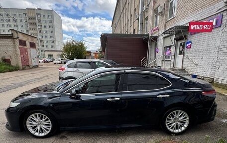 Toyota Camry, 2018 год, 2 800 000 рублей, 9 фотография