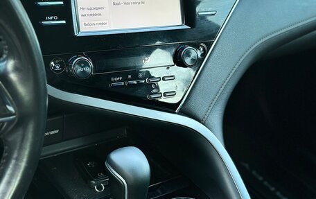 Toyota Camry, 2018 год, 1 900 000 рублей, 7 фотография