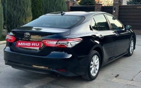 Toyota Camry, 2018 год, 1 900 000 рублей, 3 фотография