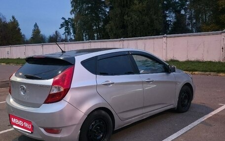 Hyundai Solaris II рестайлинг, 2011 год, 600 000 рублей, 3 фотография