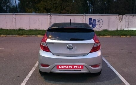 Hyundai Solaris II рестайлинг, 2011 год, 600 000 рублей, 2 фотография