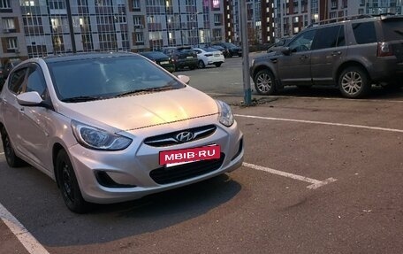 Hyundai Solaris II рестайлинг, 2011 год, 600 000 рублей, 8 фотография