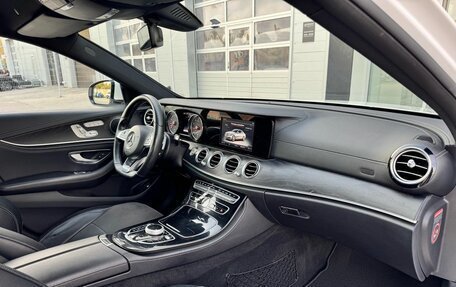Mercedes-Benz E-Класс, 2016 год, 2 720 000 рублей, 29 фотография