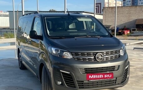 Opel Zafira Life I, 2021 год, 3 300 000 рублей, 2 фотография
