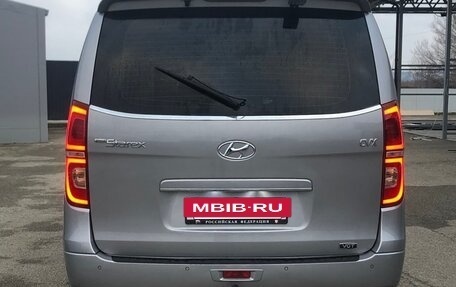 Hyundai Grand Starex Grand Starex I рестайлинг 2, 2011 год, 2 610 000 рублей, 4 фотография