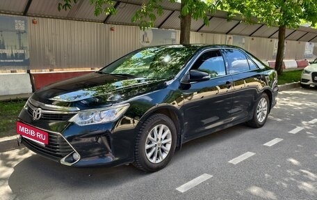 Toyota Camry, 2017 год, 1 970 000 рублей, 5 фотография