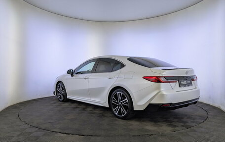 Toyota Camry, 2024 год, 3 850 000 рублей, 7 фотография