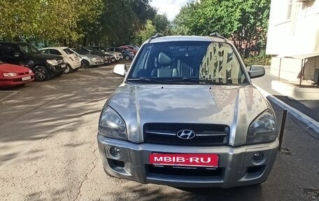 Hyundai Tucson III, 2008 год, 749 000 рублей, 2 фотография