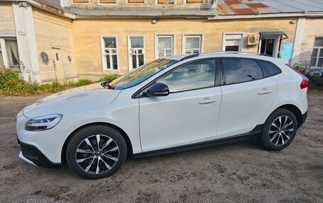 Volvo V40 Cross Country I, 2019 год, 1 595 000 рублей, 3 фотография