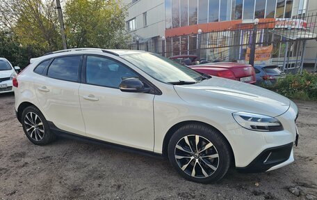 Volvo V40 Cross Country I, 2019 год, 1 595 000 рублей, 10 фотография