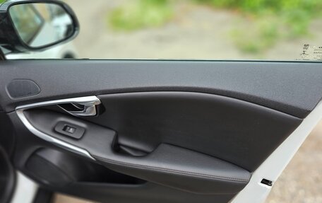 Volvo V40 Cross Country I, 2019 год, 1 595 000 рублей, 24 фотография