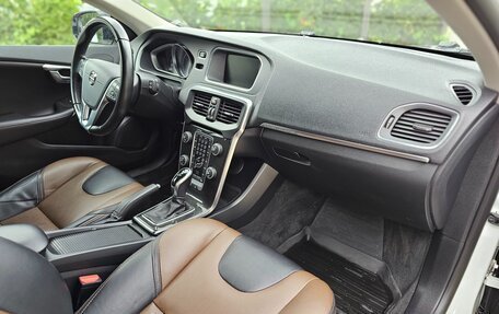 Volvo V40 Cross Country I, 2019 год, 1 595 000 рублей, 26 фотография