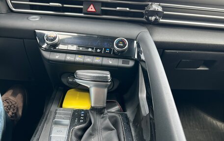 Hyundai Elantra, 2021 год, 1 800 000 рублей, 13 фотография
