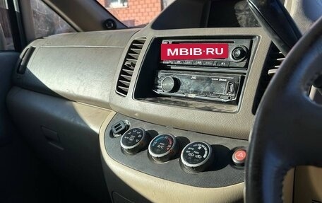 Nissan Serena II, 2002 год, 530 000 рублей, 5 фотография