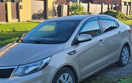 KIA Rio III рестайлинг, 2015 год, 930 000 рублей, 3 фотография