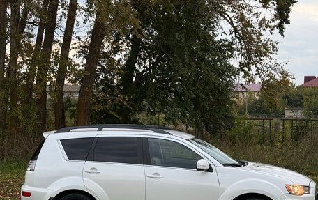 Mitsubishi Outlander III рестайлинг 3, 2011 год, 1 300 000 рублей, 2 фотография