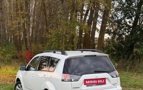 Mitsubishi Outlander III рестайлинг 3, 2011 год, 1 300 000 рублей, 4 фотография